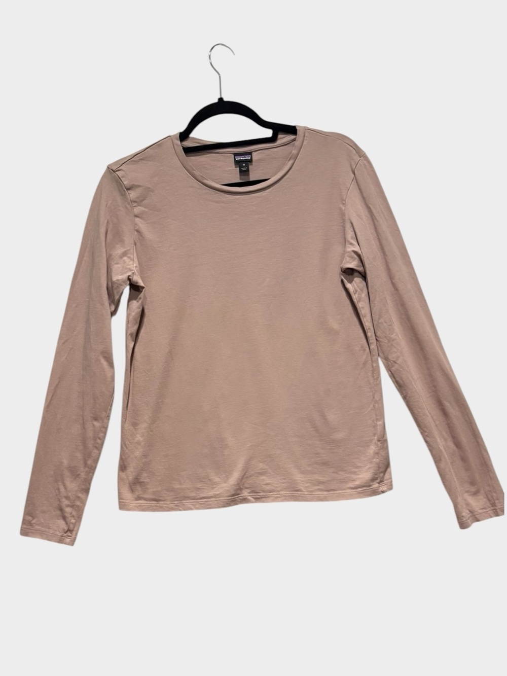 Patagonia - Women's long sleeve regenerative shirt, t-shirt. Medium. Light pink